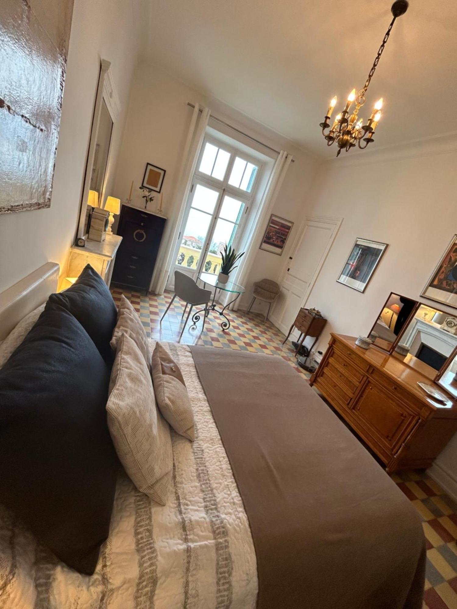 Ancien Palace 4couchages Vue * Menton