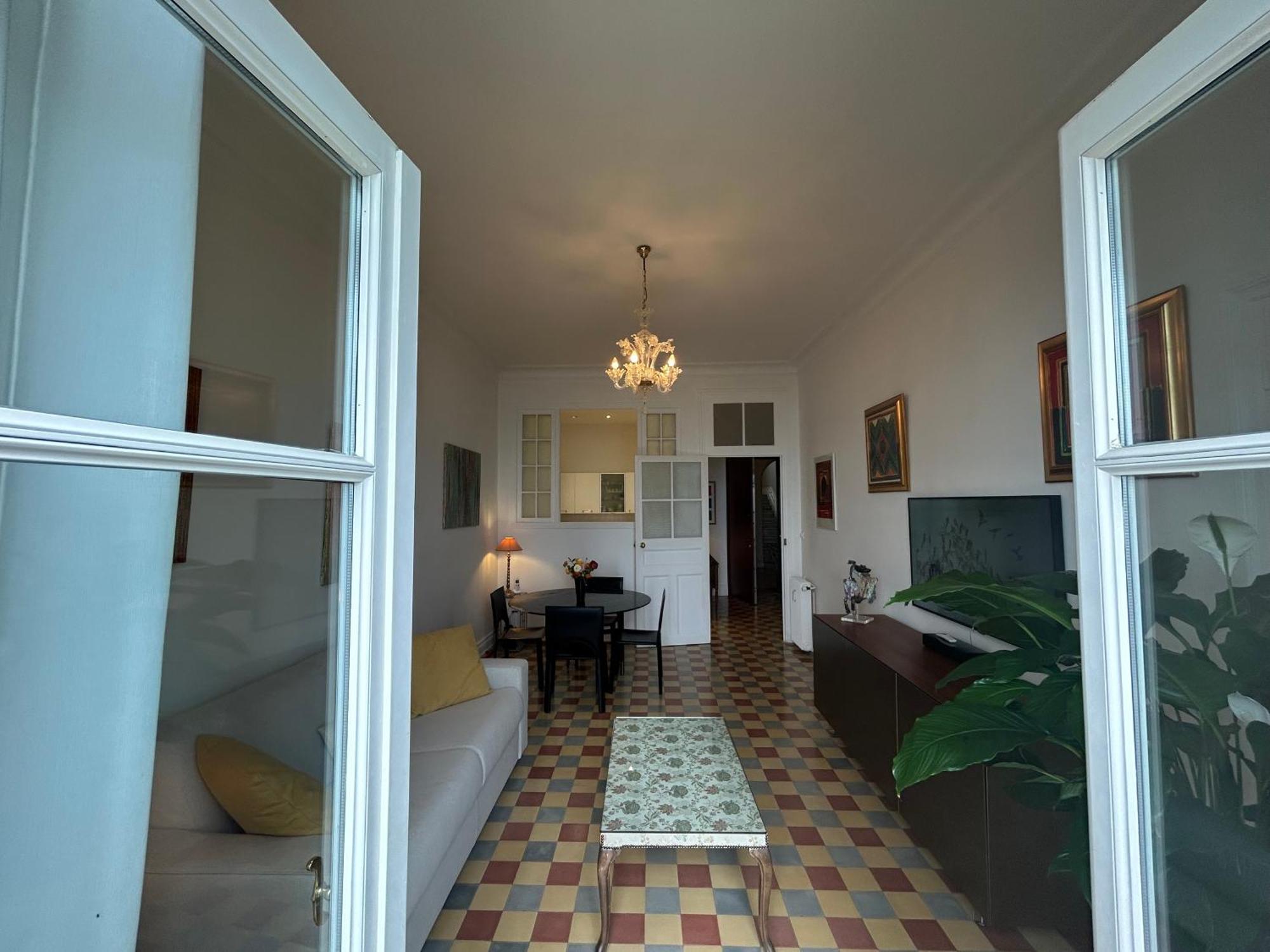 Ancien Palace 4couchages Vue Menton